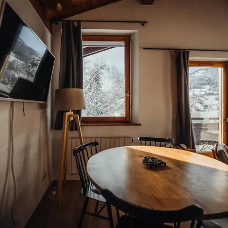 De L'ours Megeve